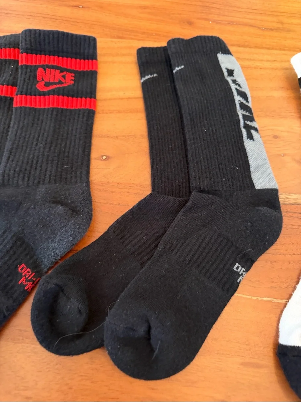 Nike Kids Dri-Fit Perfomance Cushioned Crew Socks Pack - White, Black, Gray, Red